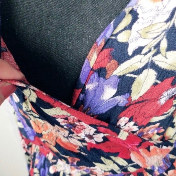 🌹BAND OF GYPSIES OPEN FRONT ROMPER FLORAL PATTERN - Picture 5 of 8